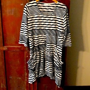 🍀Funky LULU B tunic size M